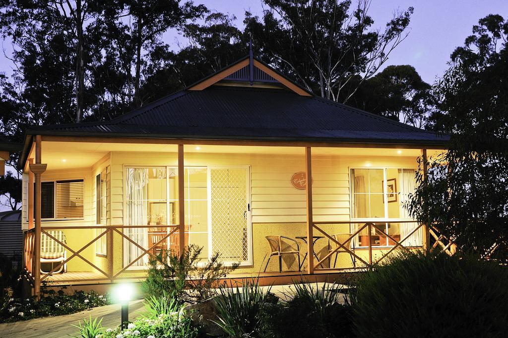 Waverley House Cottages Lakes Entrance Bagian luar foto