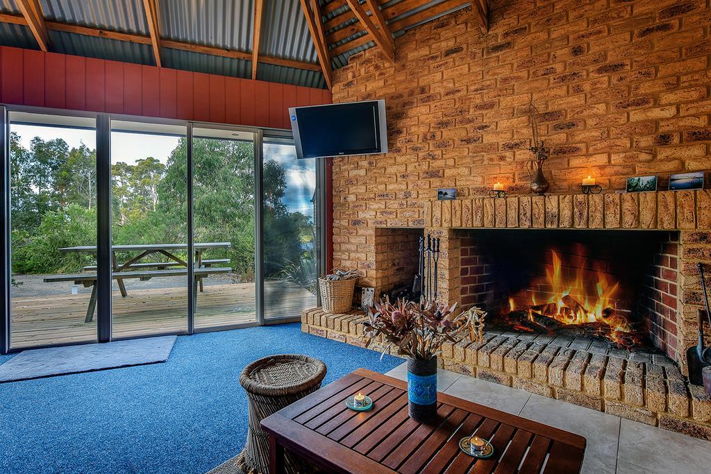 Waverley House Cottages Lakes Entrance Bagian luar foto