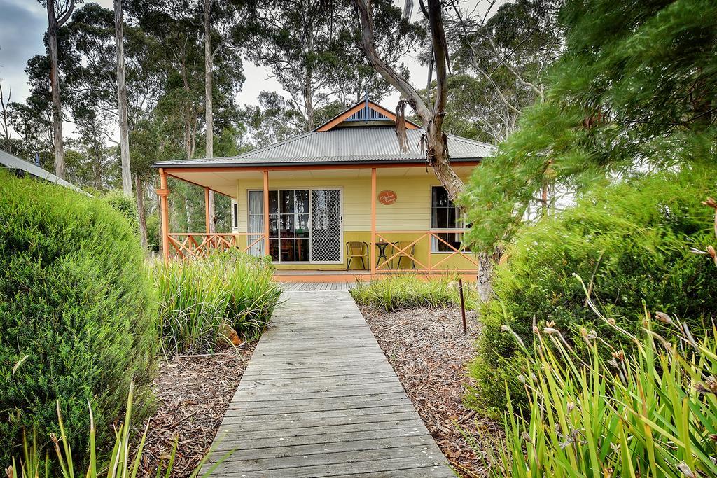Waverley House Cottages Lakes Entrance Bagian luar foto