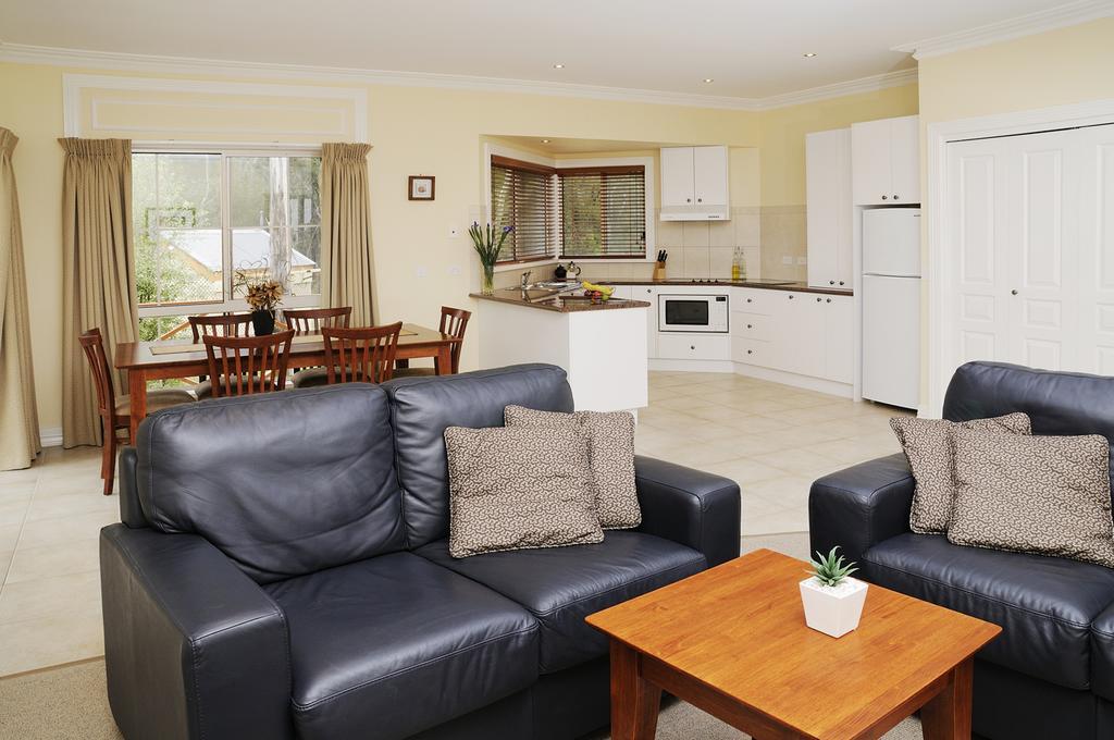 Waverley House Cottages Lakes Entrance Bagian luar foto