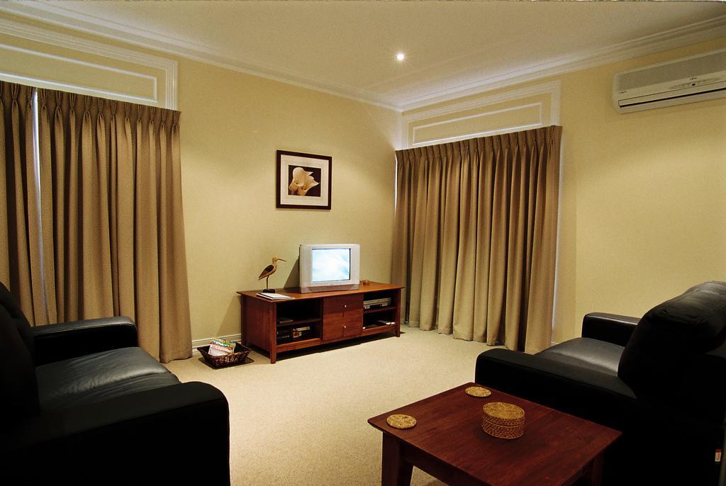 Waverley House Cottages Lakes Entrance Bagian luar foto