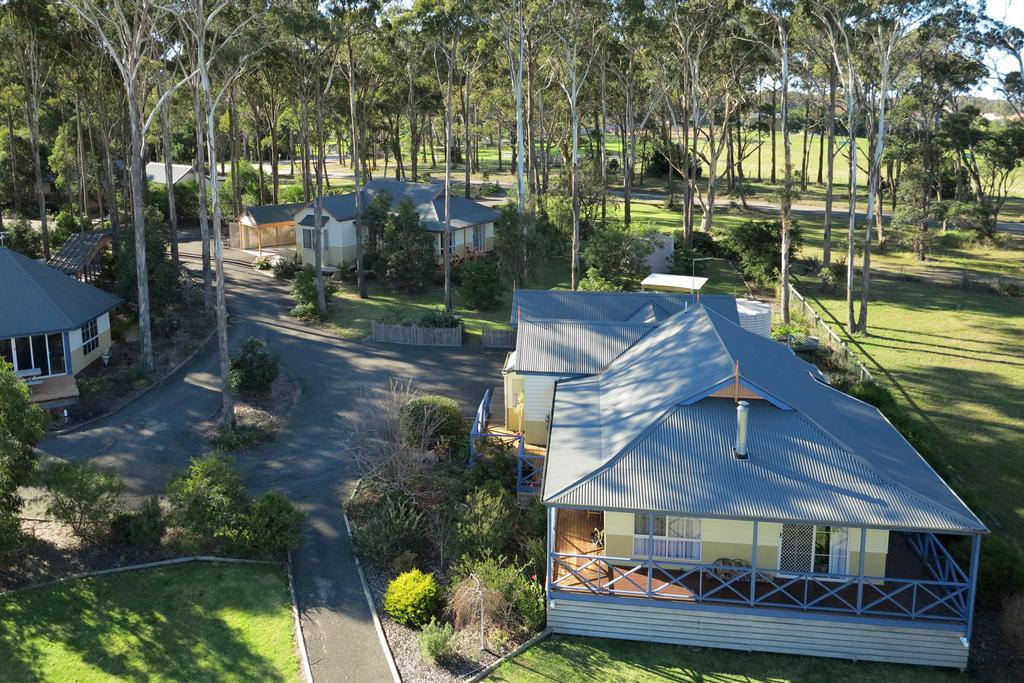 Waverley House Cottages Lakes Entrance Bagian luar foto
